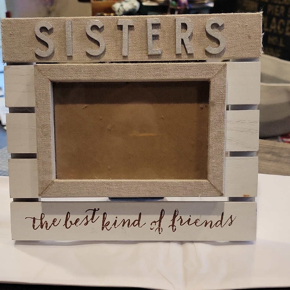 Sisters Picture Frame, GUC/ Famhouse Style.